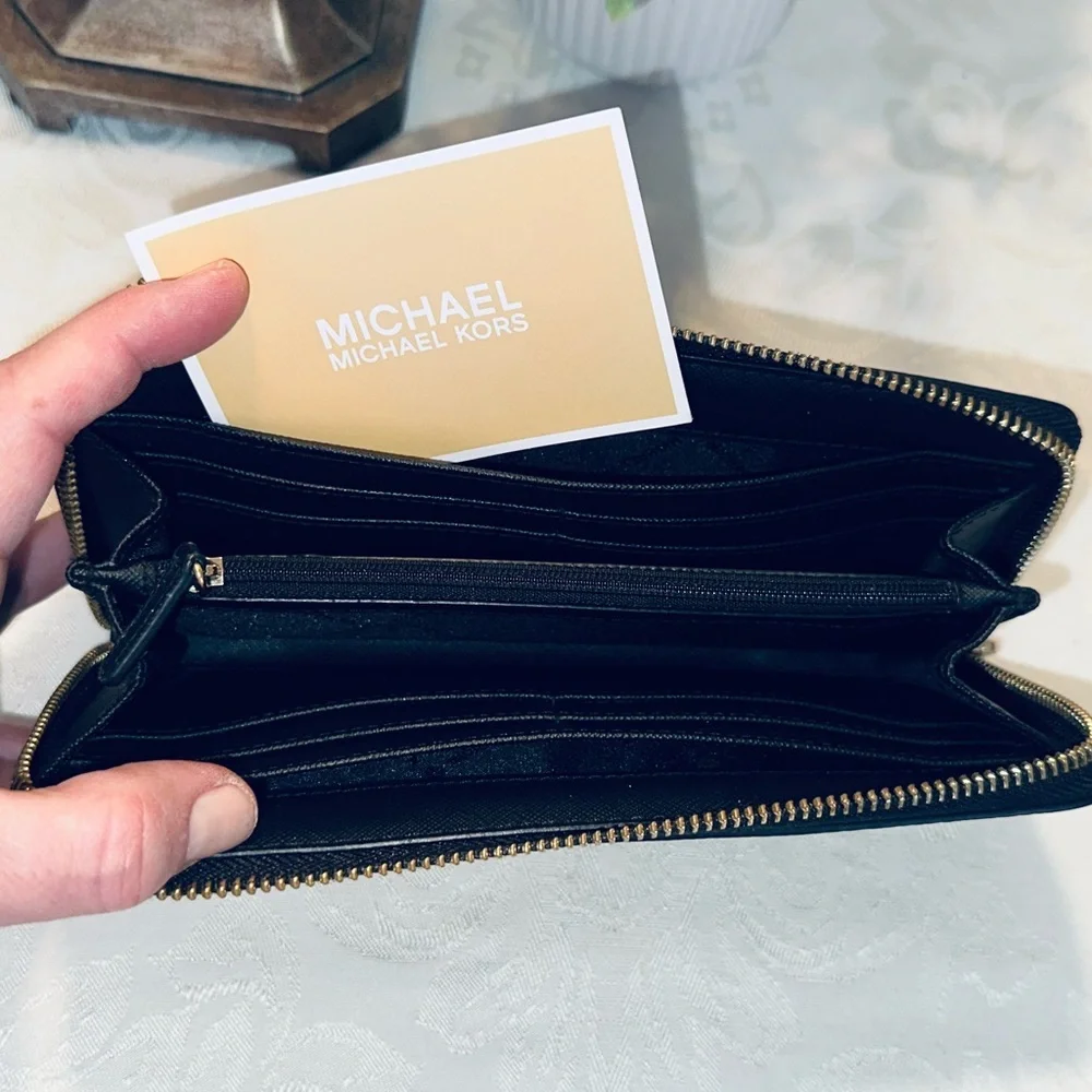 Michael Kors Jet Set Travel Continental Zip-Around Wallet - Black - Like NEW - Picture 7 of 7